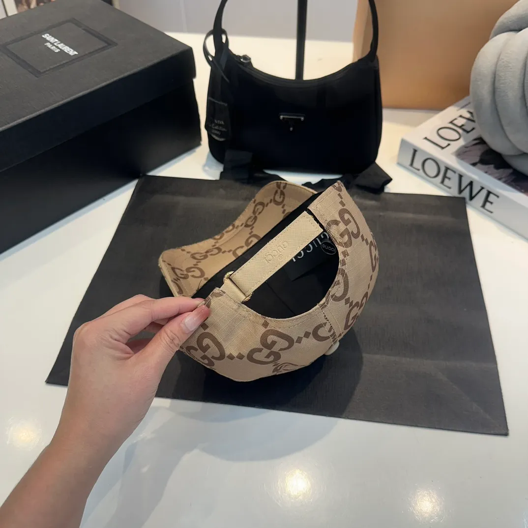 P60 GUCCI 2024 official website baseball cap, original quality is very popular 🔥🎩 The craftsmanship is very exquisite, high-end and classy! Low-key luxury, easy to carry! Running volume!