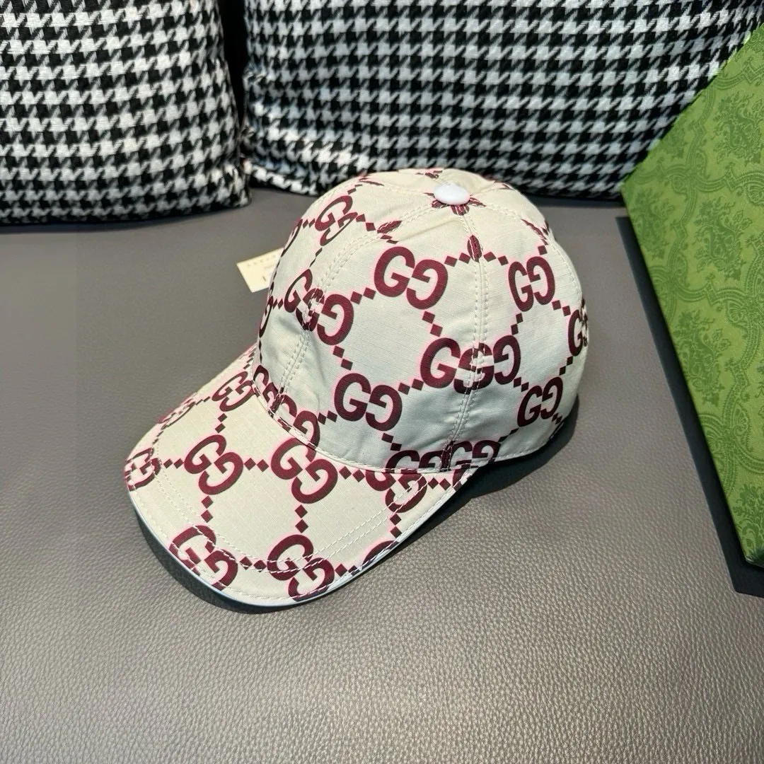 Batch 90, new model shipped from the official website, with packaging bag, Gucci's latest original baseball cap, large double G, 1:1 mold customization at the counter, perfect pattern, original canvas fabric + first-layer cowhide, light and breathable! The basic head circumference is 56cm, and the patch is adjustable.