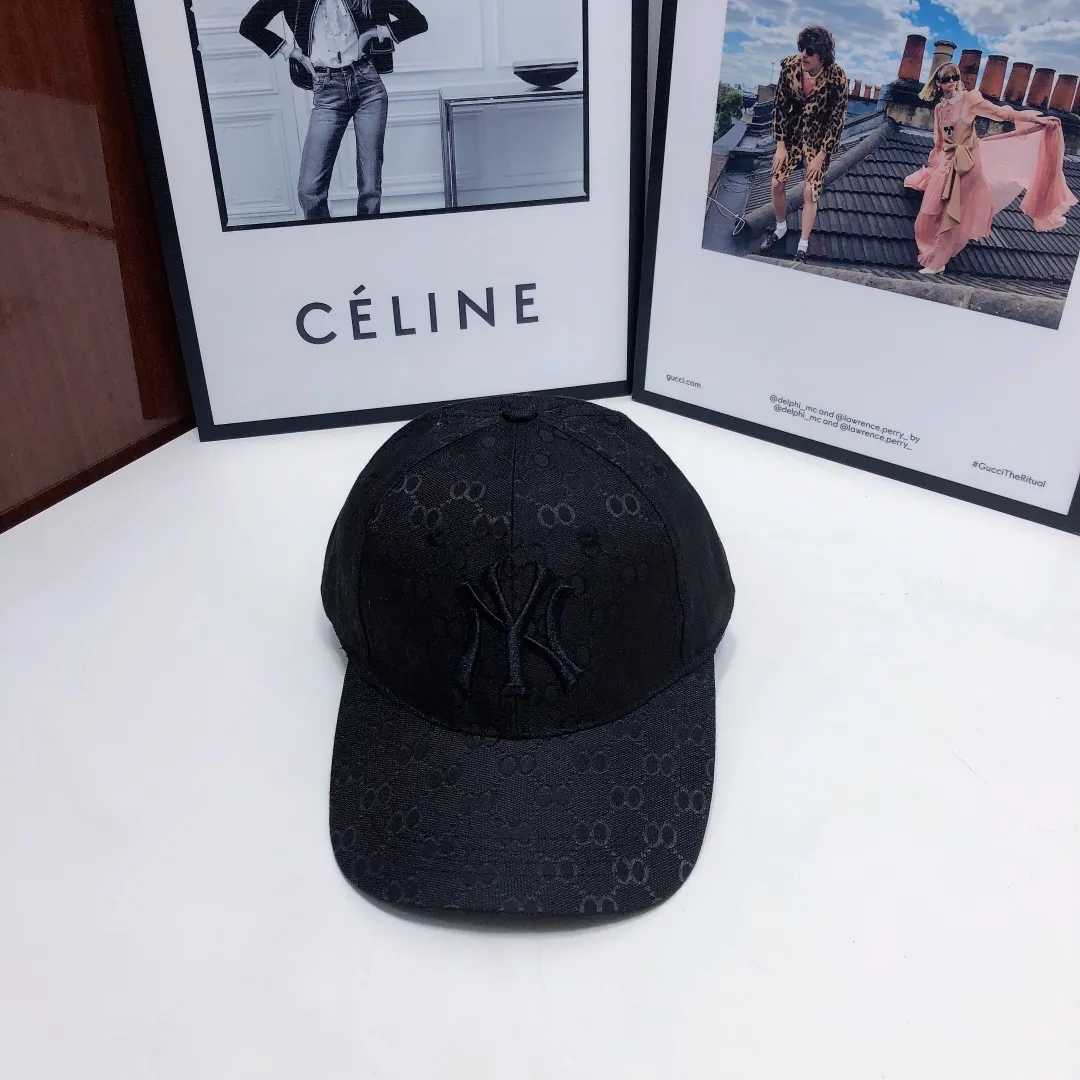 💰70 NY co-branded GUCCI Gucci new baseball cap is a super perfect interpretation of the sweet and cool style. I love it so much❤️ The top is sexy and handsome. Both are online! No girl can refuse