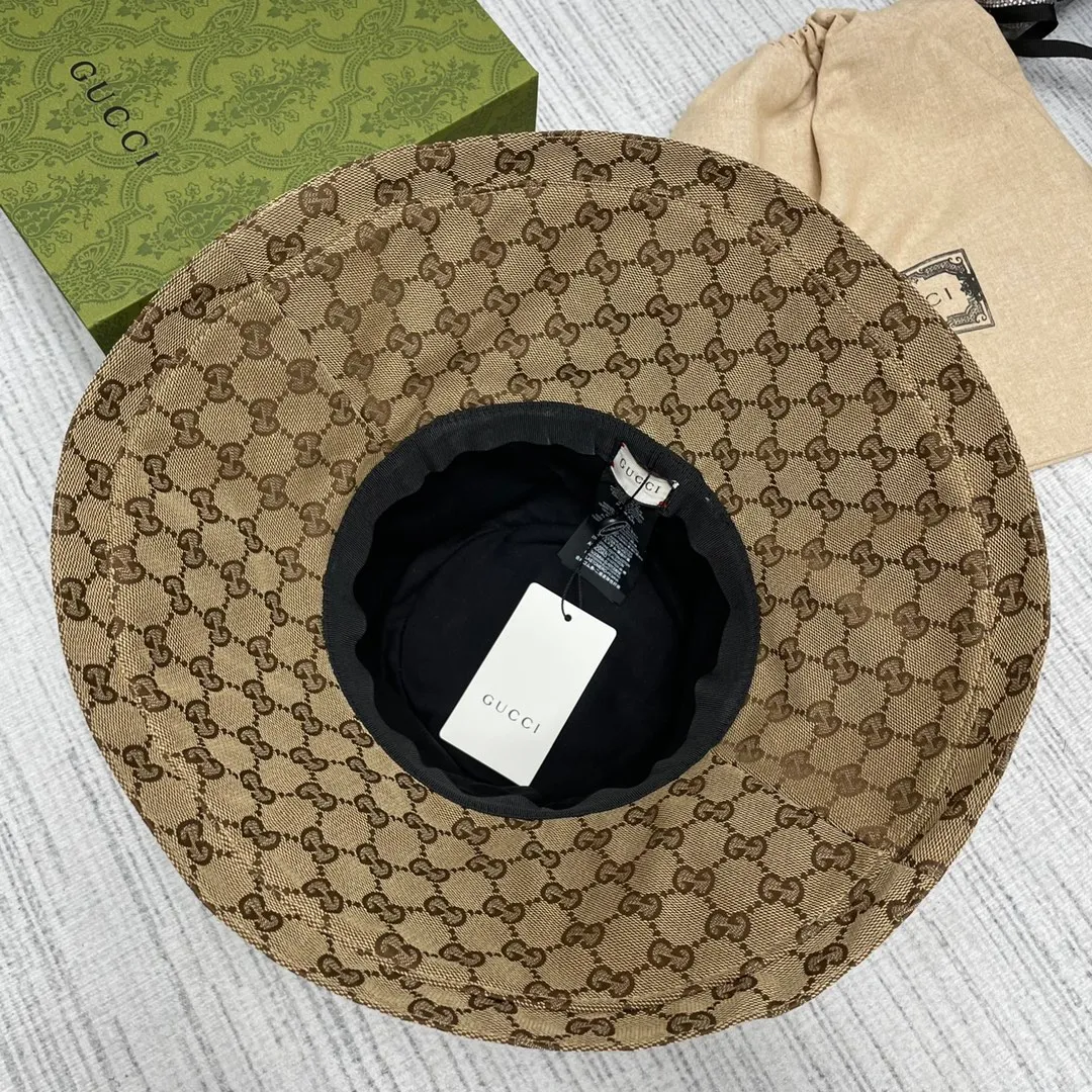 Special batch of 80 GUCCI classic presbyopic lettering. The presbyopic fisherman hat is really fashionable. It is a super popular 2022 spring and summer new fisherman hat. I saw the popular style. It is fashionable and versatile. It can be worn all year round. It goes well with clothes.