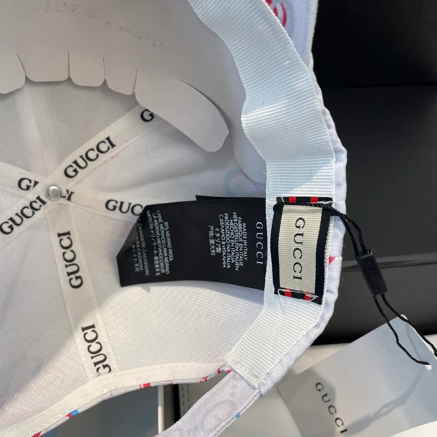 P60 Gucci new original baseball cap 🧢, exquisite and pure, stylish and stylish, cool and fashionable, out of stock at the counter, popular, great quality