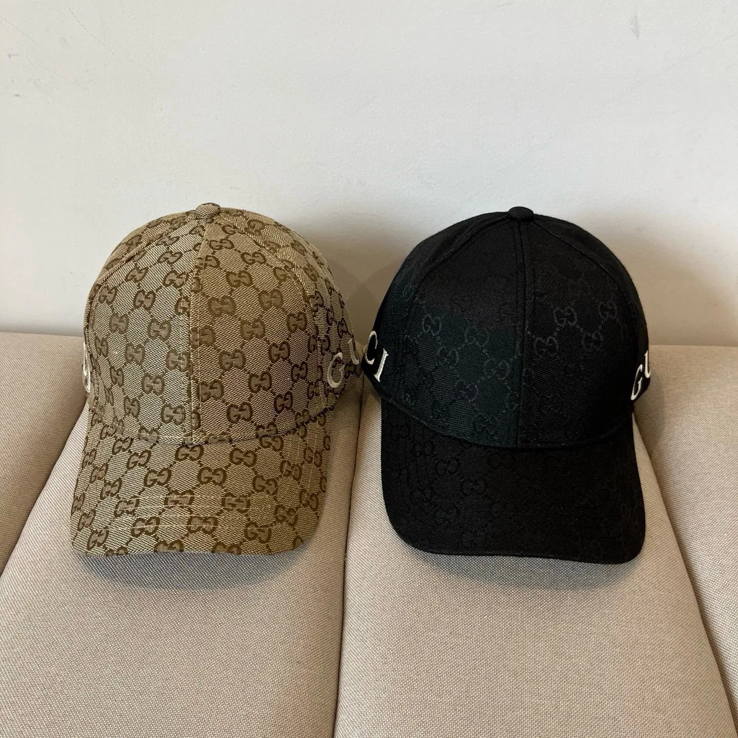 P60 Gucci Baseball Cap♥️GUCCI🧢New product from the official website, baseball cap, original quality, very popular 🔥🎩 The craftsmanship is very exquisite, high-end and classy! Low-key luxury, easy to carry! Running volume!