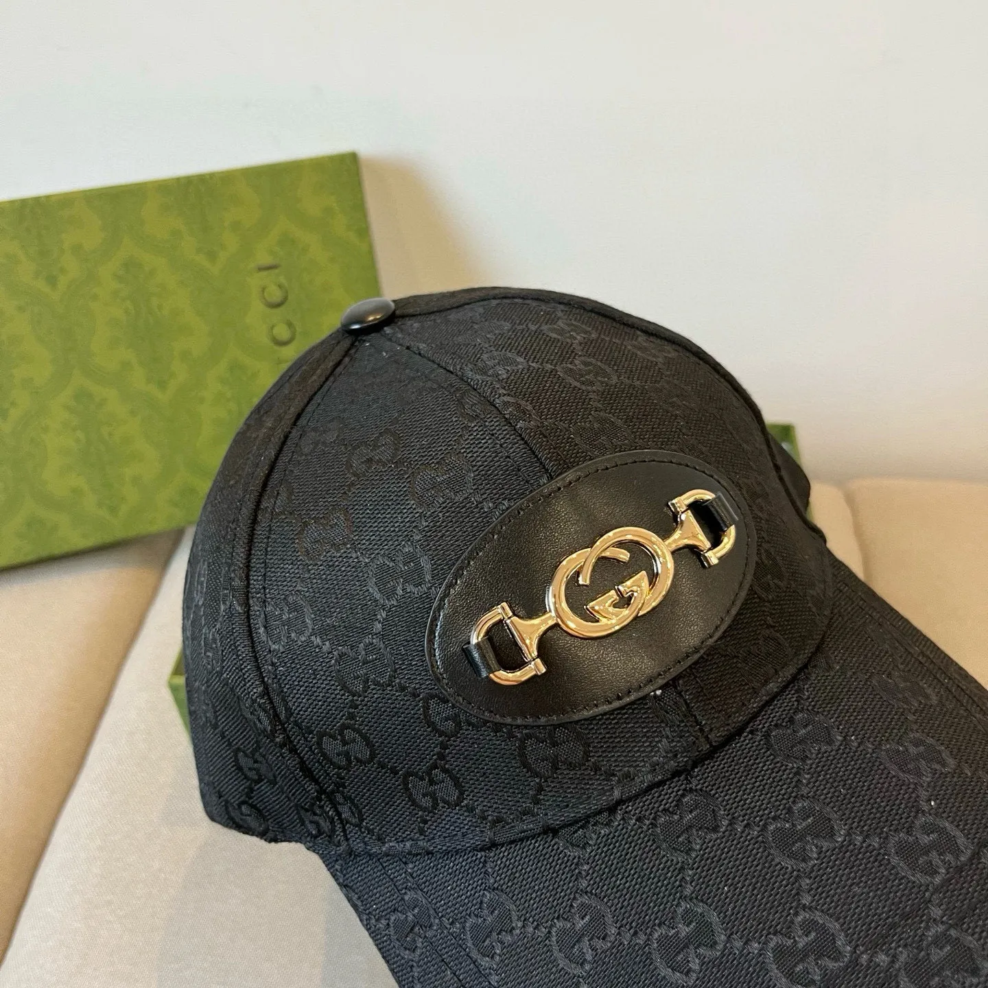 P60 Gucci Baseball Cap♥️GUCCI🧢New product from the official website, baseball cap, original quality, very popular 🔥🎩 The craftsmanship is very exquisite, high-end and classy! Low-key luxury, easy to carry! Running volume!