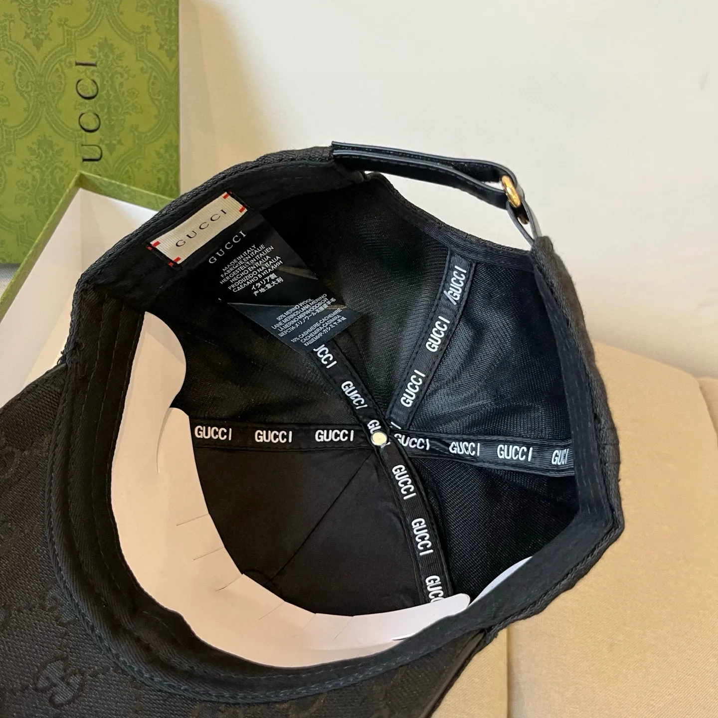 P60 Gucci Baseball Cap♥️GUCCI🧢New product from the official website, baseball cap, original quality, very popular 🔥🎩 The craftsmanship is very exquisite, high-end and classy! Low-key luxury, easy to carry! Running volume!
