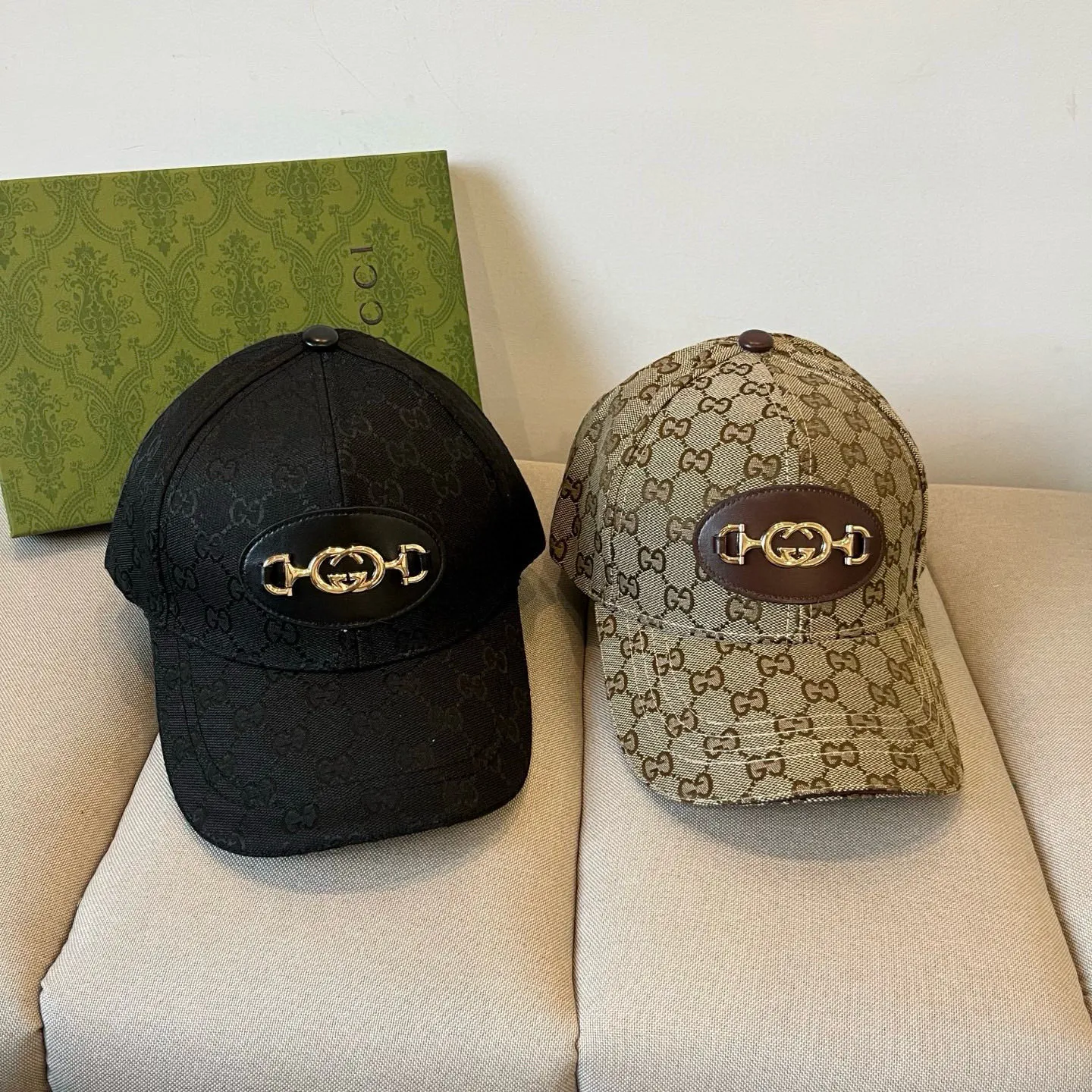 P60 Gucci Baseball Cap♥️GUCCI🧢New product from the official website, baseball cap, original quality, very popular 🔥🎩 The craftsmanship is very exquisite, high-end and classy! Low-key luxury, easy to carry! Running volume!