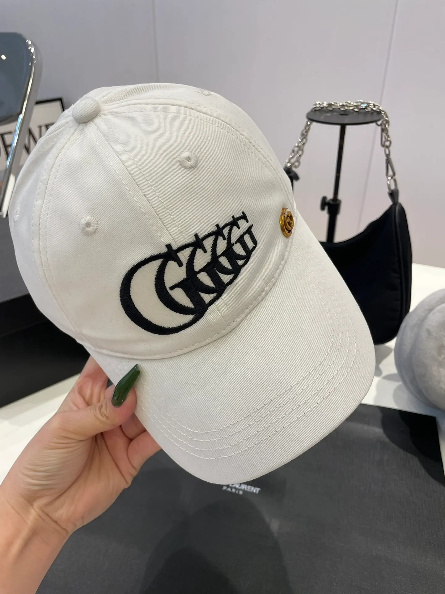 P60 GUCCI 2023 new simple embroidered baseball cap at the counter, very trendy! Casual and sports style, classic production, super easy to match with clothes