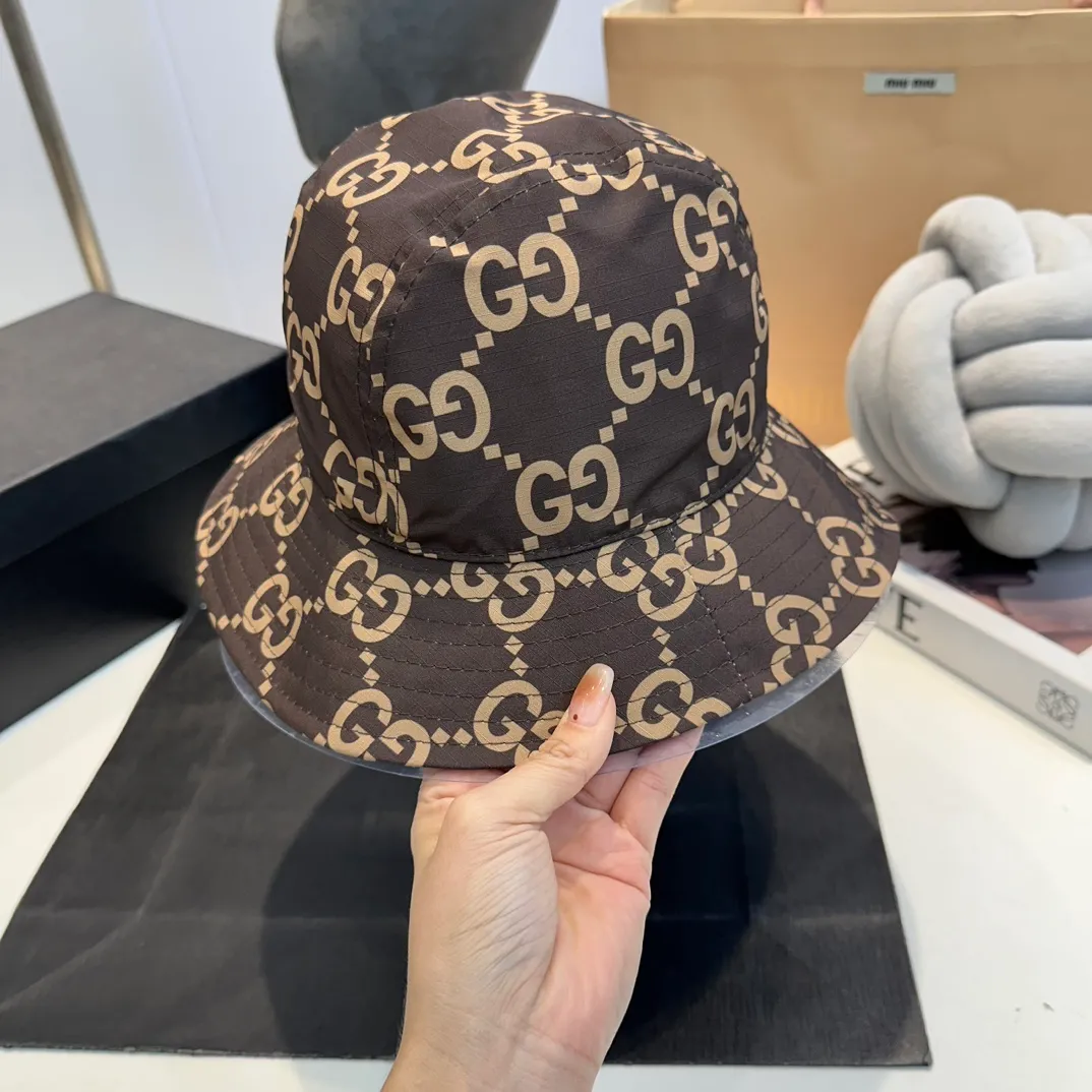 P50 GUCCI bucket hat, a new product from the official website, the original quality of the fisherman hat is very popular 🔥🎩 The craftsmanship is very exquisite, high-end and classy! Low-key luxury, easy to carry! Running volume!