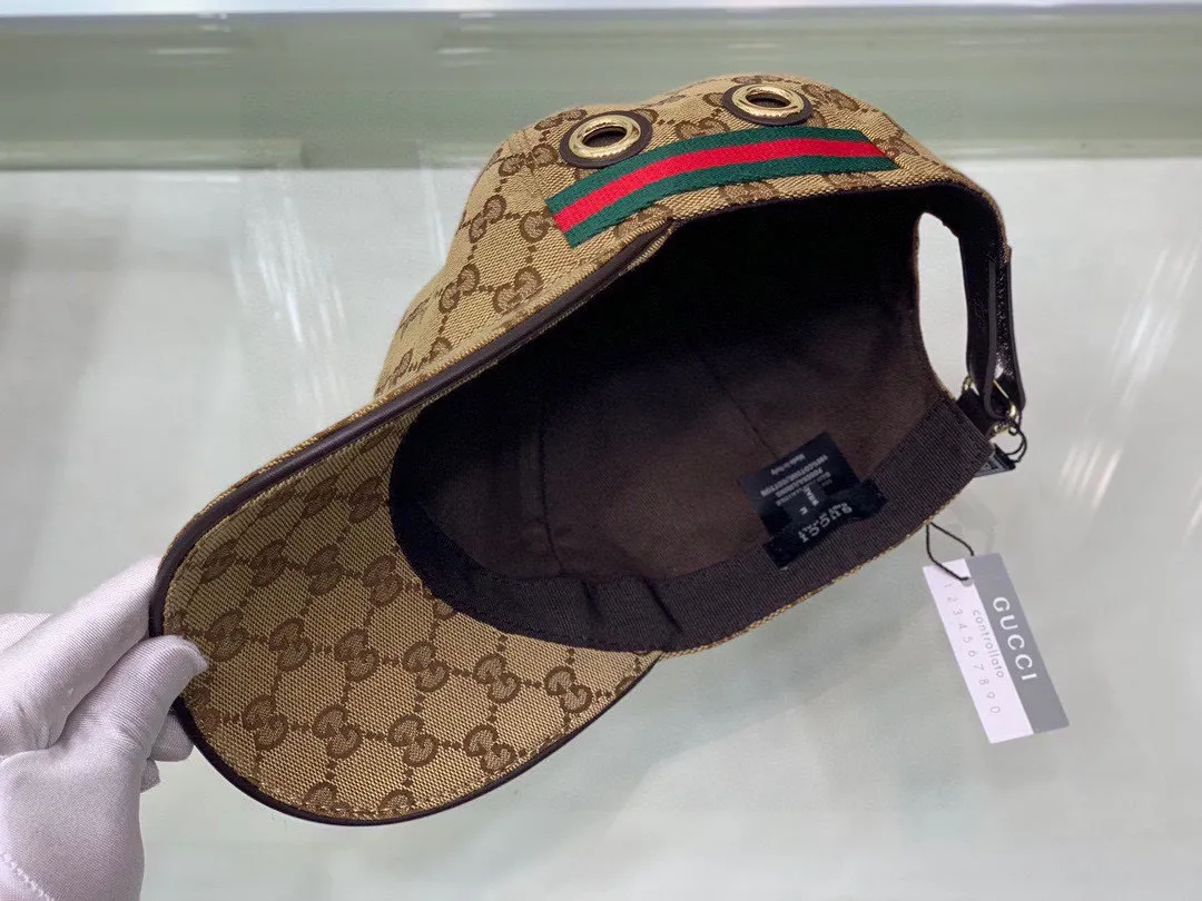 🉐120 Gucci (Gucci) classic original baseball cap, steel buckle style, 1:1 mold customization, original canvas fabric + first layer of cowhide, full of heroism, excellent quality! Pure cotton lining, basic head circumference 56cm, adjustable patches.