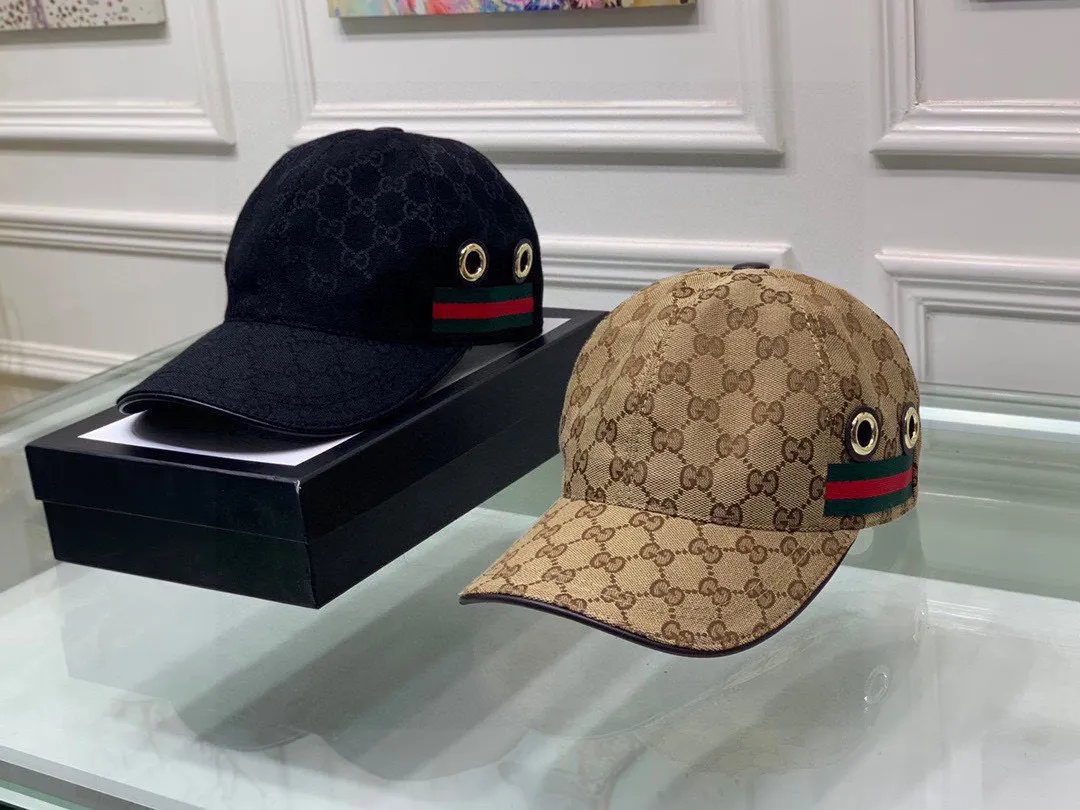🉐120 Gucci (Gucci) classic original baseball cap, steel buckle style, 1:1 mold customization, original canvas fabric + first layer of cowhide, full of heroism, excellent quality! Pure cotton lining, basic head circumference 56cm, adjustable patches.