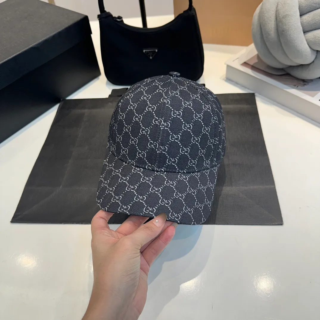 P54 Gucci (Gucci) classic original baseball cap, the highest version, light and breathable! Photographed in real life, suitable for men and women in all seasons, basic head circumference 58cm, adjustable patches. hat