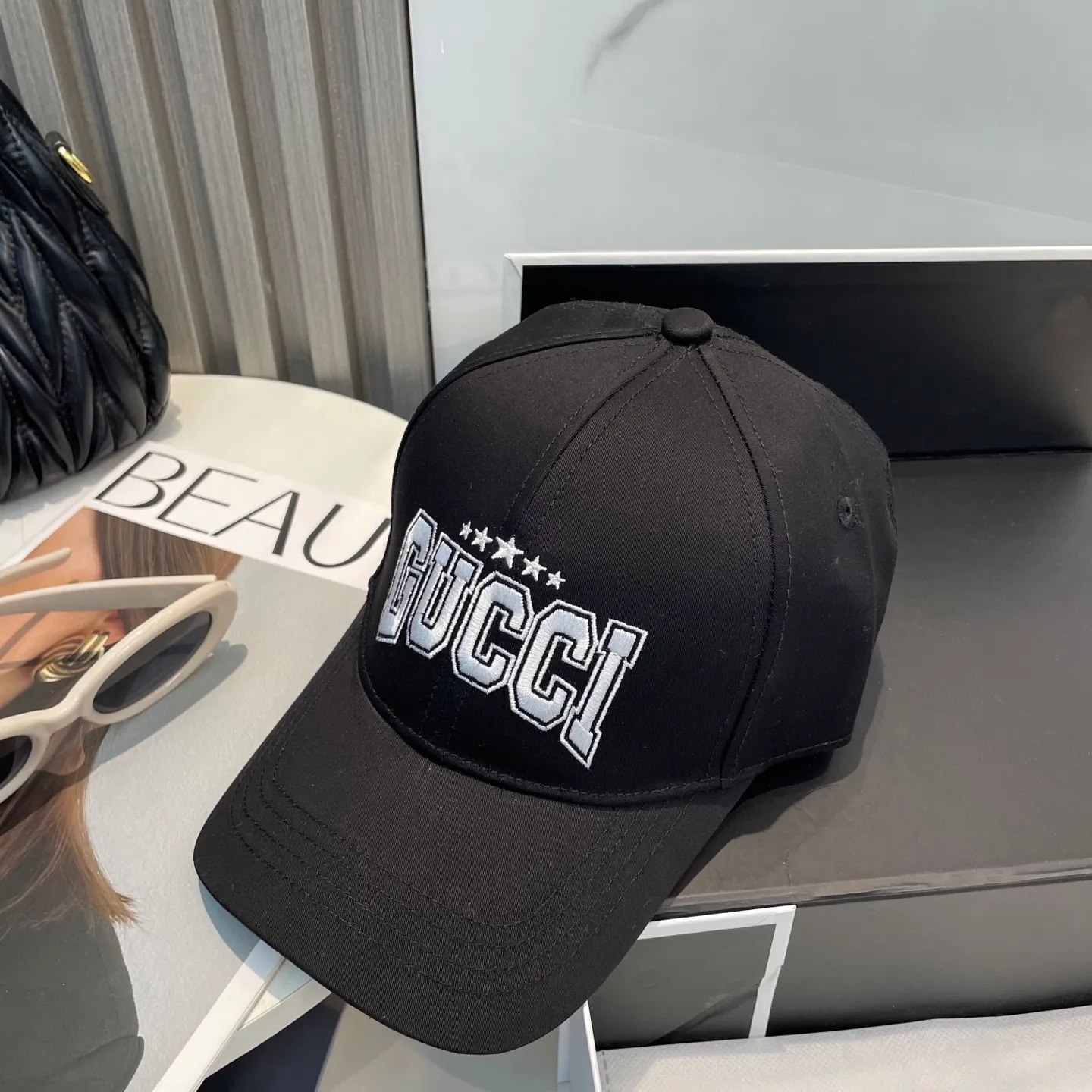 P66 original quality GUCCI Gucci Baseball Cap🧢Official website new product Gucci Baseball Cap🧢is coming soon. The craftsmanship is very exquisite, high-end and classy! Low-key luxury, easy to carry! Running volume!