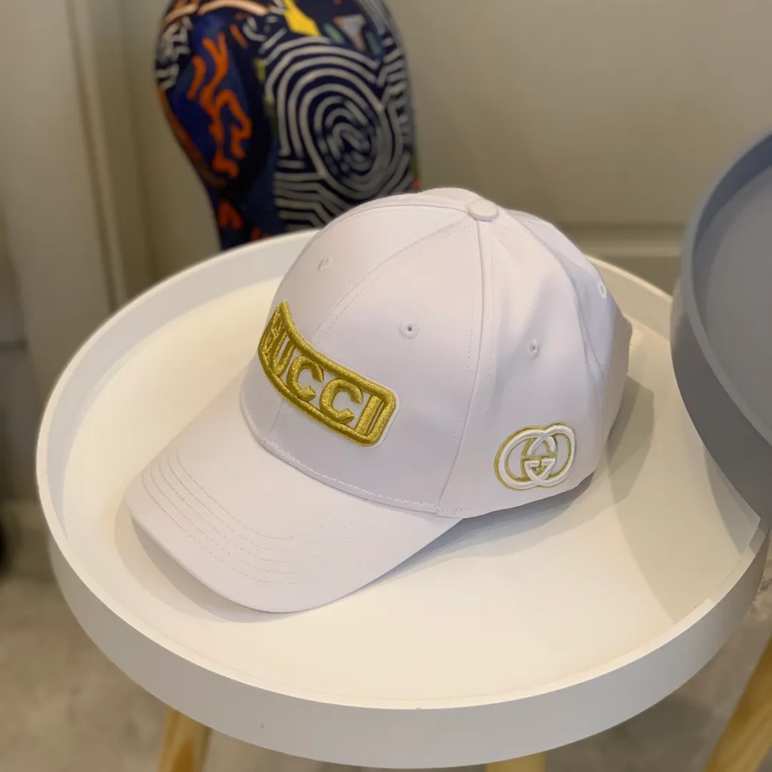 P90 Gucci (Gucci) new original baseball cap, GUCCI embroidery, 1:1 mold customization, heavy gold thread embroidery, details comparable to those at the counter, the quality is superb! The first choice for handsome men and beautiful women, fashionable and versatile. The basic head circumference is 56-58cm and the patch is adjustable.