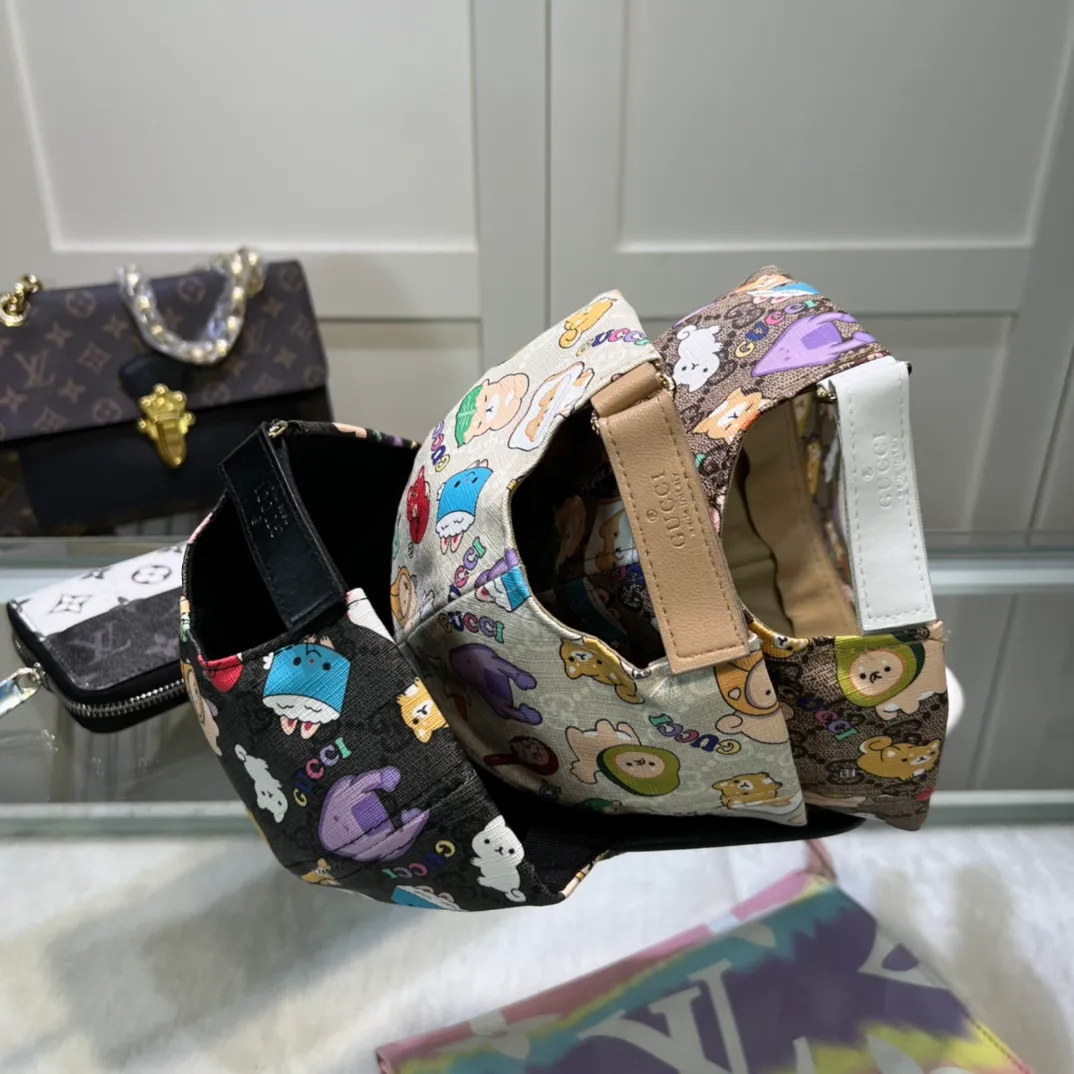 P56💰Gucci (Gucci) classic original baseball cap, 1:1 mold customization, original fabric + first layer of cowhide, full of heroism, excellent quality! Pure cotton lining, basic head circumference 56cm, adjustable patches.