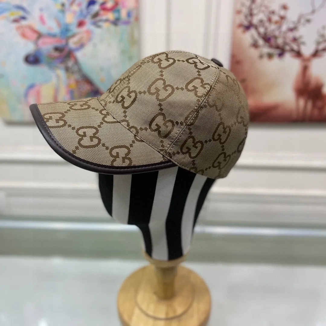🉐90 Comes with a packaging bag, Gucci's new original baseball cap, large double G, customized at the counter with 1:1 mold opening, original canvas fabric + first-layer cowhide, light and breathable! The basic head circumference is 56cm, and the patch is adjustable.