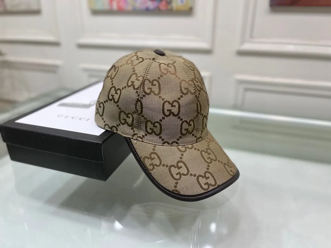 🉐90 Comes with a packaging bag, Gucci's new original baseball cap, large double G, customized at the counter with 1:1 mold opening, original canvas fabric + first-layer cowhide, light and breathable! The basic head circumference is 56cm, and the patch is adjustable.