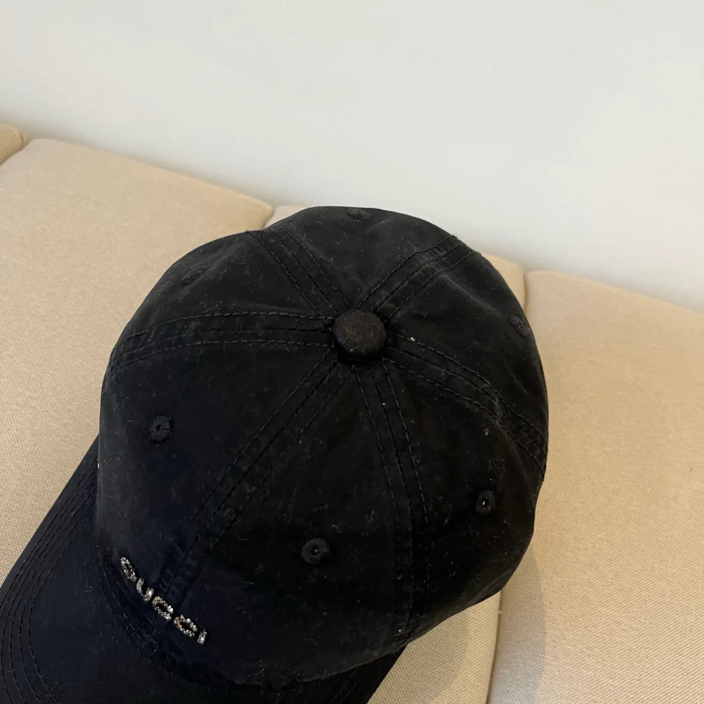 P60 Gucci Baseball Cap♥️GUCCI🧢New product from the official website, baseball cap, original quality, very popular 🔥🎩 The craftsmanship is very exquisite, high-end and classy! Low-key luxury, easy to carry! Running volume!