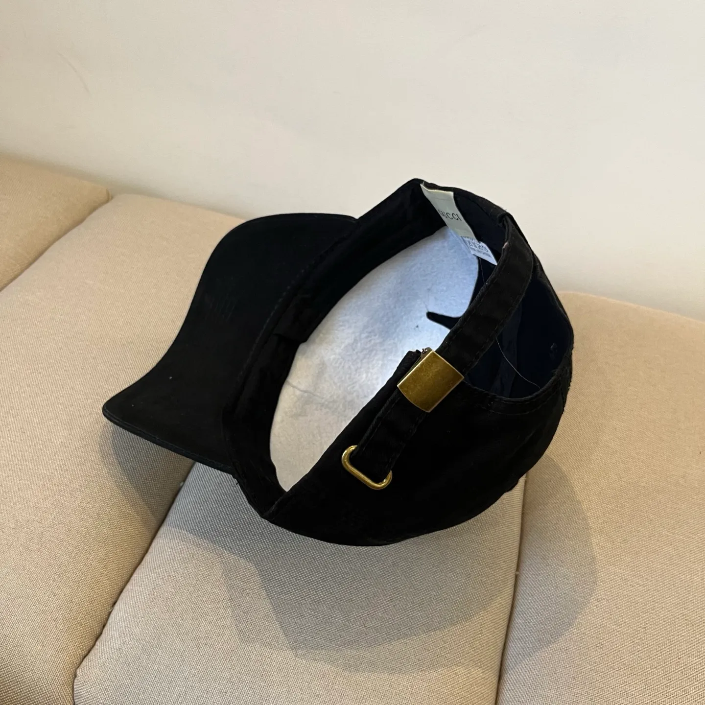 P60 Gucci Baseball Cap♥️GUCCI🧢New product from the official website, baseball cap, original quality, very popular 🔥🎩 The craftsmanship is very exquisite, high-end and classy! Low-key luxury, easy to carry! Running volume!