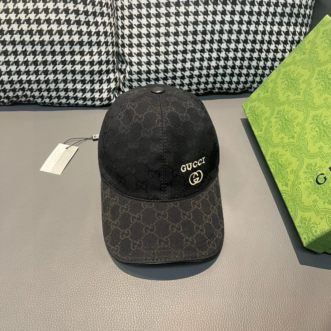Batch of 900,000-year-old classic models shipped!   , Gucci (Gucci) classic original baseball cap 😍😍 small gold embroidery, 1:1 mold opening and customization at the counter, the highest version, original canvas + first-layer cowhide, pure cotton lining, light and breathable! Photographed in real life, suitable for men and women in all seasons, basic head circumference 56cm, adjustable patches.
