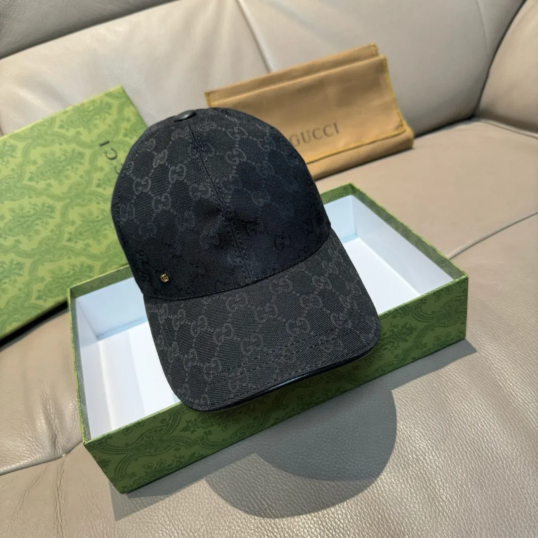 P90., Gucci (Gucci) new original baseball cap, metal small double G, the latest model at the counter, 1:1 mold customization, genuine mold hardware, original canvas fabric + first-layer cowhide, original quality! The quality is great, the basic head circumference is 56cm, and the patch is adjustable.