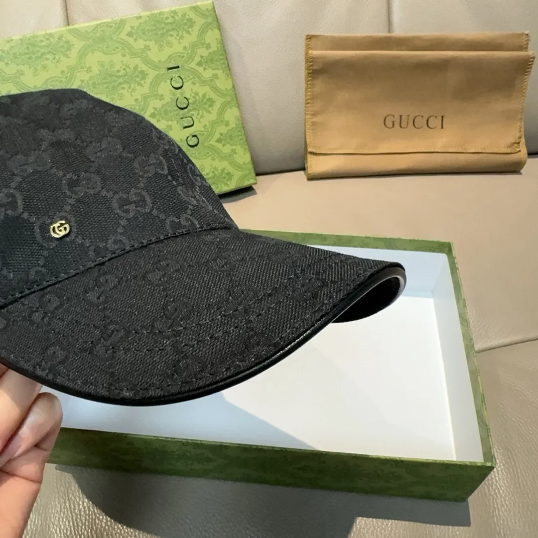 P90., Gucci (Gucci) new original baseball cap, metal small double G, the latest model at the counter, 1:1 mold customization, genuine mold hardware, original canvas fabric + first-layer cowhide, original quality! The quality is great, the basic head circumference is 56cm, and the patch is adjustable.