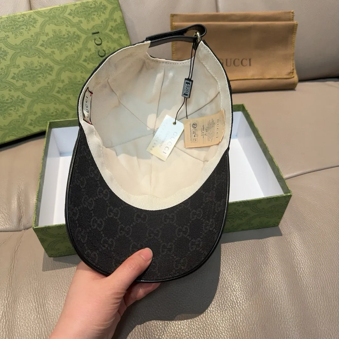 P90., Gucci (Gucci) new original baseball cap, metal small double G, the latest model at the counter, 1:1 mold customization, genuine mold hardware, original canvas fabric + first-layer cowhide, original quality! The quality is great, the basic head circumference is 56cm, and the patch is adjustable.