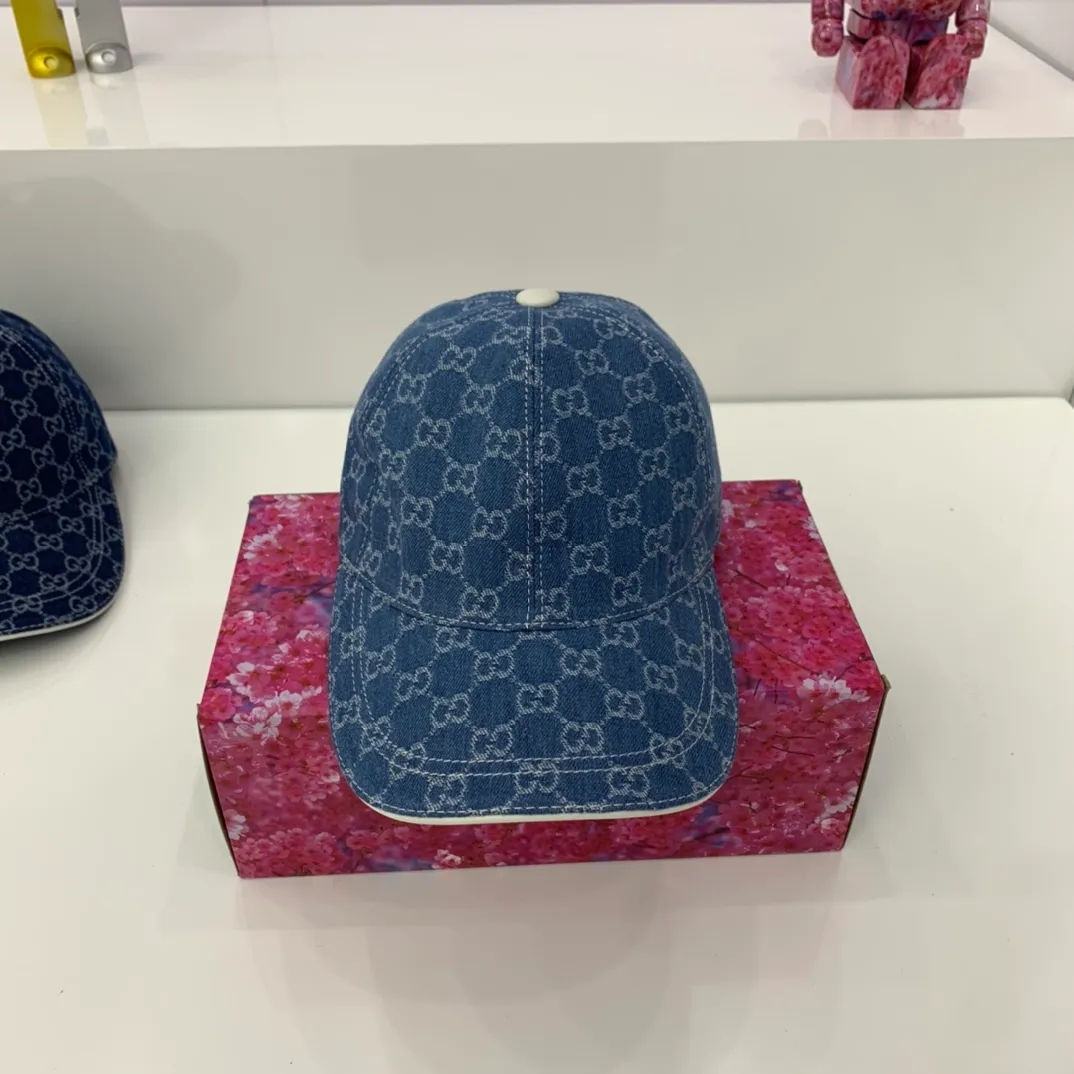 p110 Gucci (Gucci) 2021 new original baseball cap😍😍Double G denim jacquard, retro design, 1:1 mold opening and customization at the counter! Original denim fabric + first-layer cowhide, light and breathable! Actual photo, suitable for men and women, basic head circumference 56cm, adjustable patch.