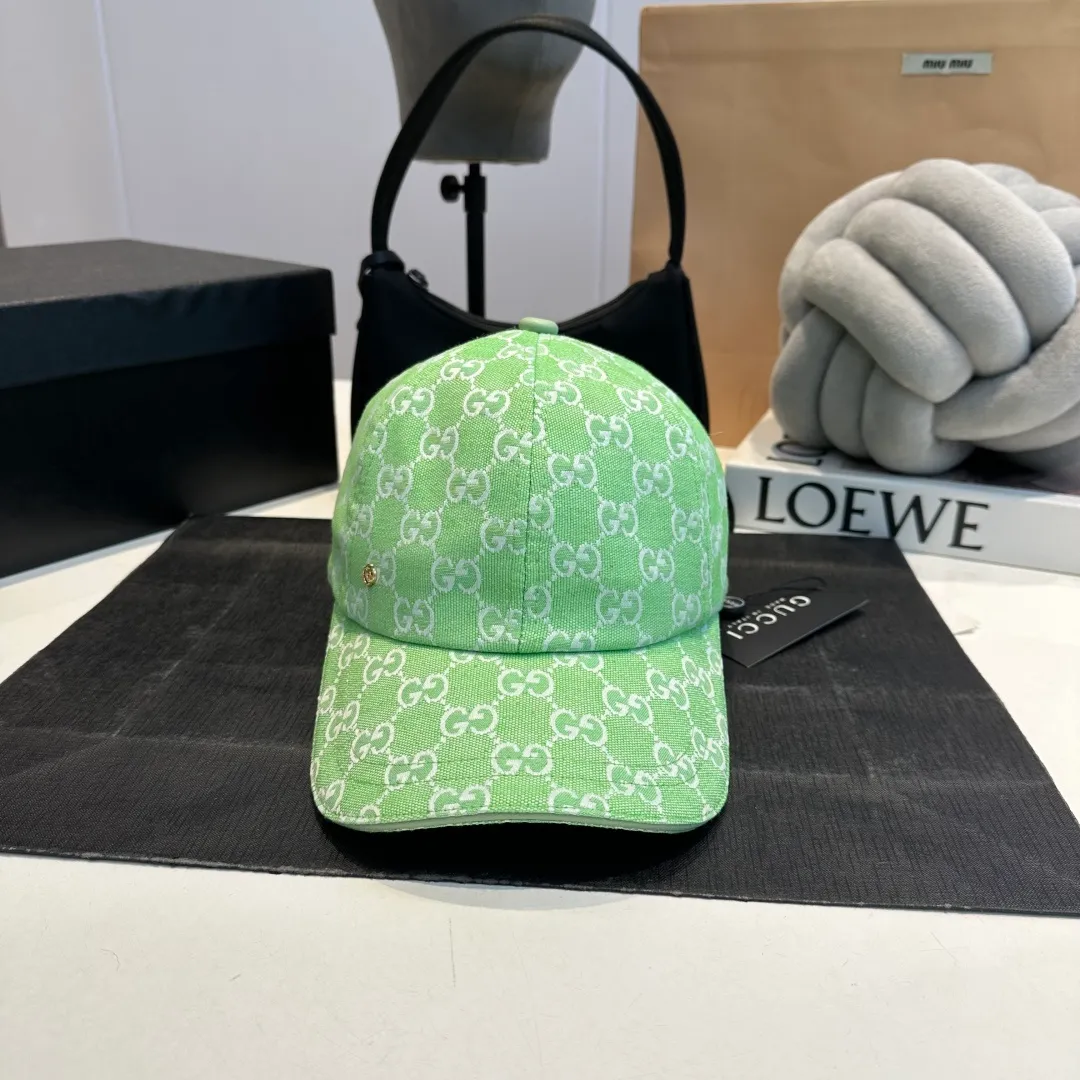 P60 Gucci Baseball Cap♥️GUCCI🧢New product from the official website, baseball cap, original quality, very popular 🔥🎩 The craftsmanship is very exquisite, high-end and classy! Low-key luxury, easy to carry! Running volume!