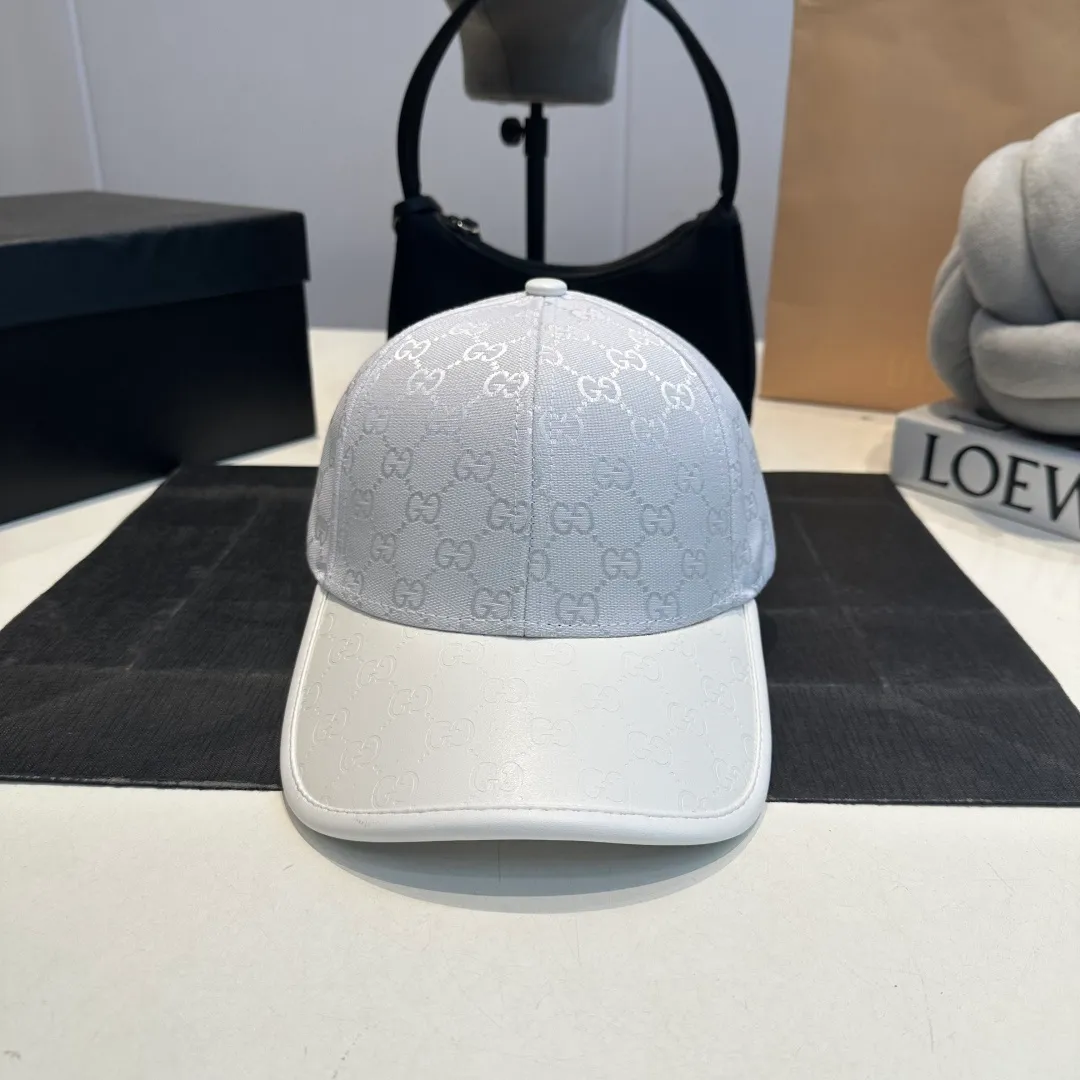 P56 Gucci Baseball Cap♥️GUCCI🧢New product from the official website, baseball cap, original quality, hot arrival 🔥🎩 The craftsmanship is very exquisite, high-end and classy! Low-key luxury, easy to carry! Running volume!