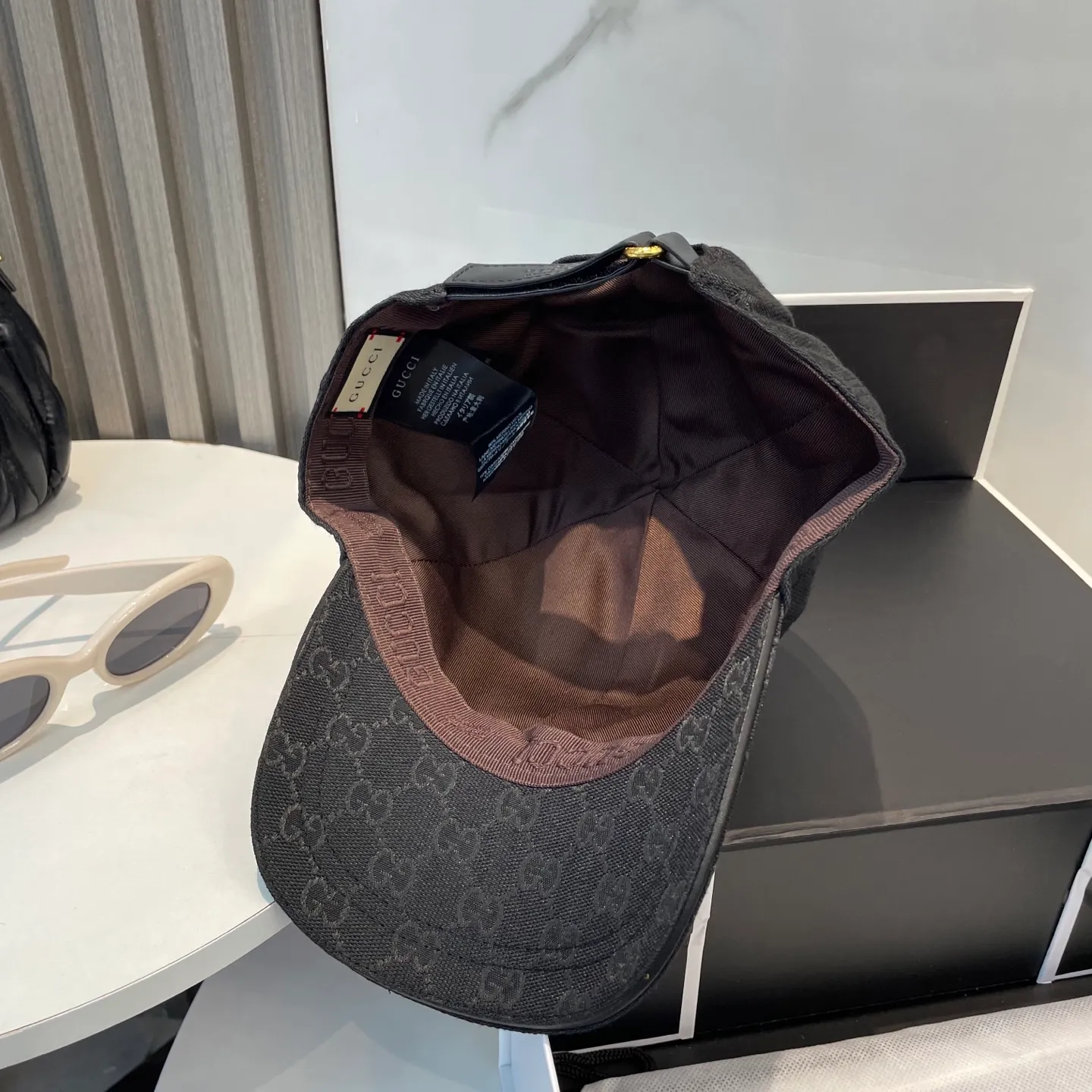 P60 Gucci (Gucci) classic original baseball cap😍Customized with 1:1 mold opening at the counter, the highest version, the original canvas is light and breathable! Photographed in real life, suitable for men and women in all seasons, basic head circumference 56cm, adjustable patches.