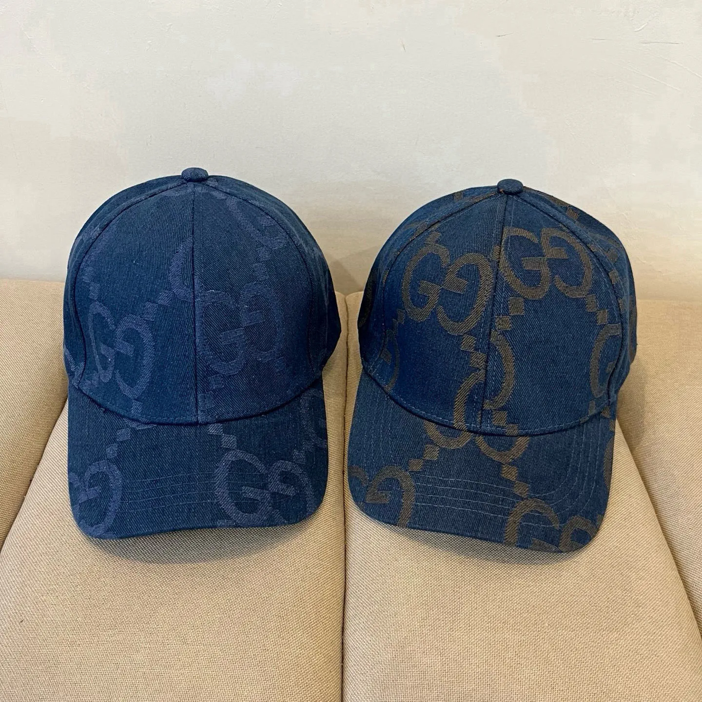 P60 Gucci Baseball Cap♥️GUCCI🧢New product from the official website, baseball cap, original quality, very popular 🔥🎩 The craftsmanship is very exquisite, high-end and classy! Low-key luxury, easy to carry! Running volume!