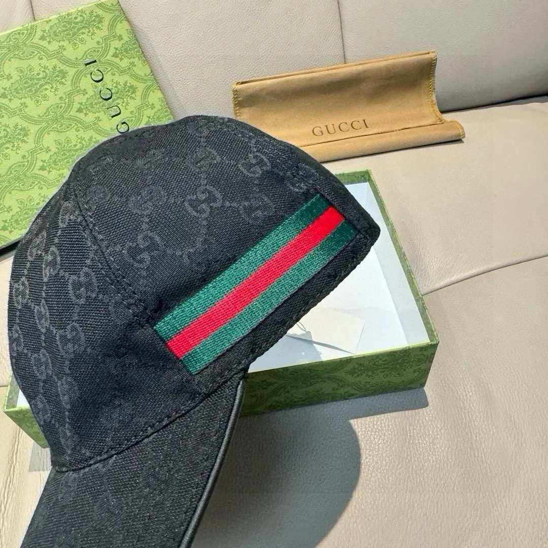 p900000 classic model! Apricot color, black, available in S and L sizes, Gucci (Gucci) classic original baseball cap 😍😍Customized with 1:1 mold opening at the counter, the highest version, original canvas fabric + first-layer cowhide, light and breathable! Photographed in real life, suitable for men and women in all seasons, basic head circumference 56cm, adjustable patches.