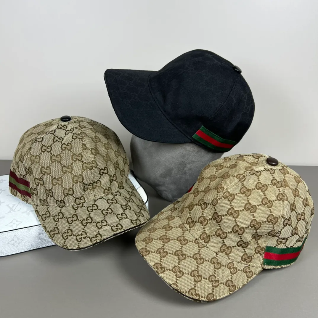 80💰Gucci (Gucci) new original baseball cap, metal small double G, the latest model at the counter, 1:1 mold customization, genuine mold hardware, original canvas fabric + first layer of cowhide, original quality! The quality is great, the basic head circumference is 56cm, and the patch is adjustable.