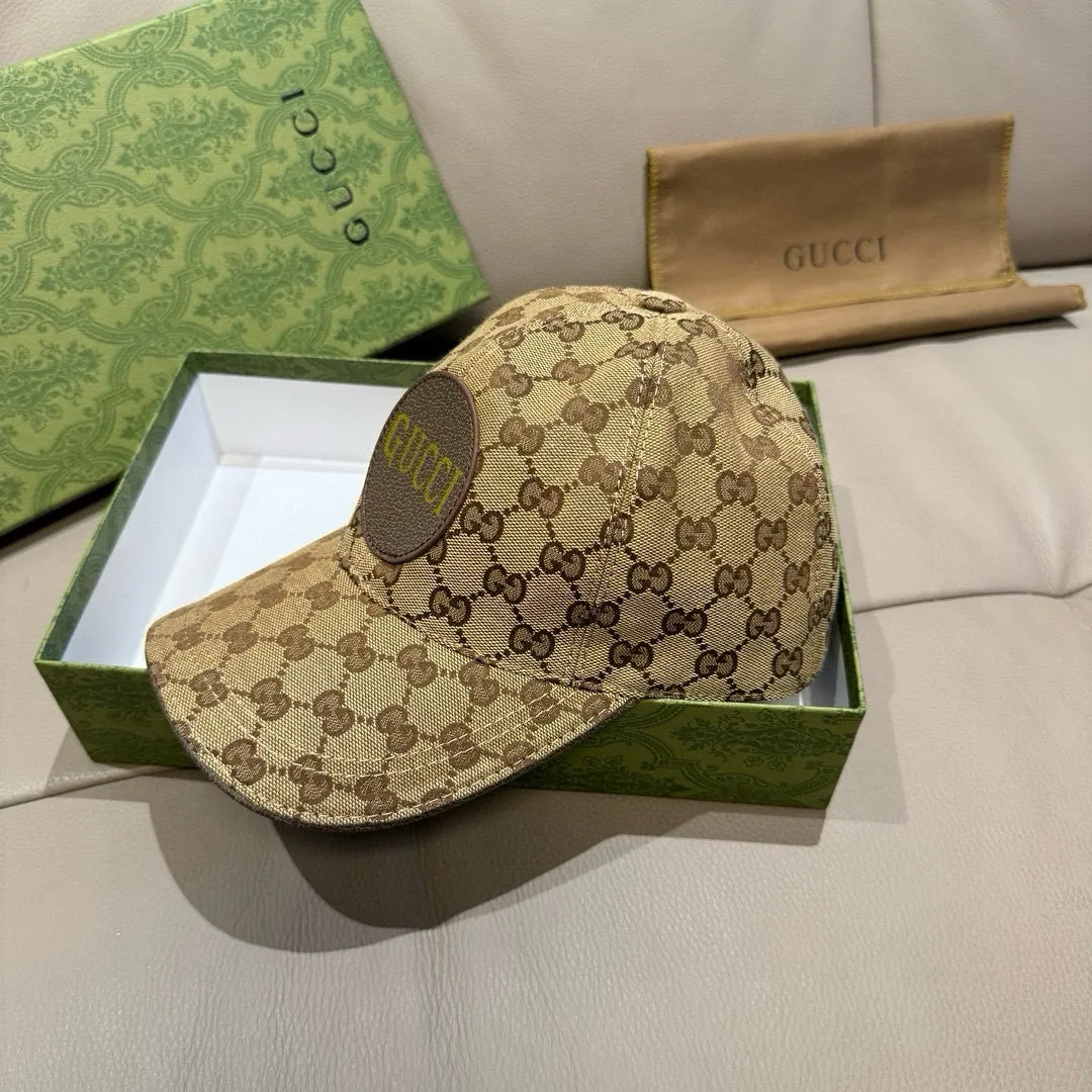 P90., Gucci (Gucci) new original baseball cap, Gucci hot stamping, the latest model at the counter, 1:1 custom mold opening, genuine mold opening, original canvas fabric + first layer of cowhide, original quality! The quality is great, the basic head circumference is 56cm, and the patch is adjustable.