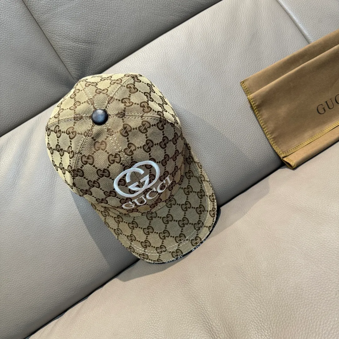 P90, Gucci (Gucci) new original baseball cap, GUCCI embroidery, 1:1 mold customization, heavy embroidery, details comparable to counters, original canvas fabric + first-layer cowhide, excellent quality! The first choice for handsome men and beautiful women, fashionable and versatile. The basic head circumference is 56cm, and the patch is adjustable.