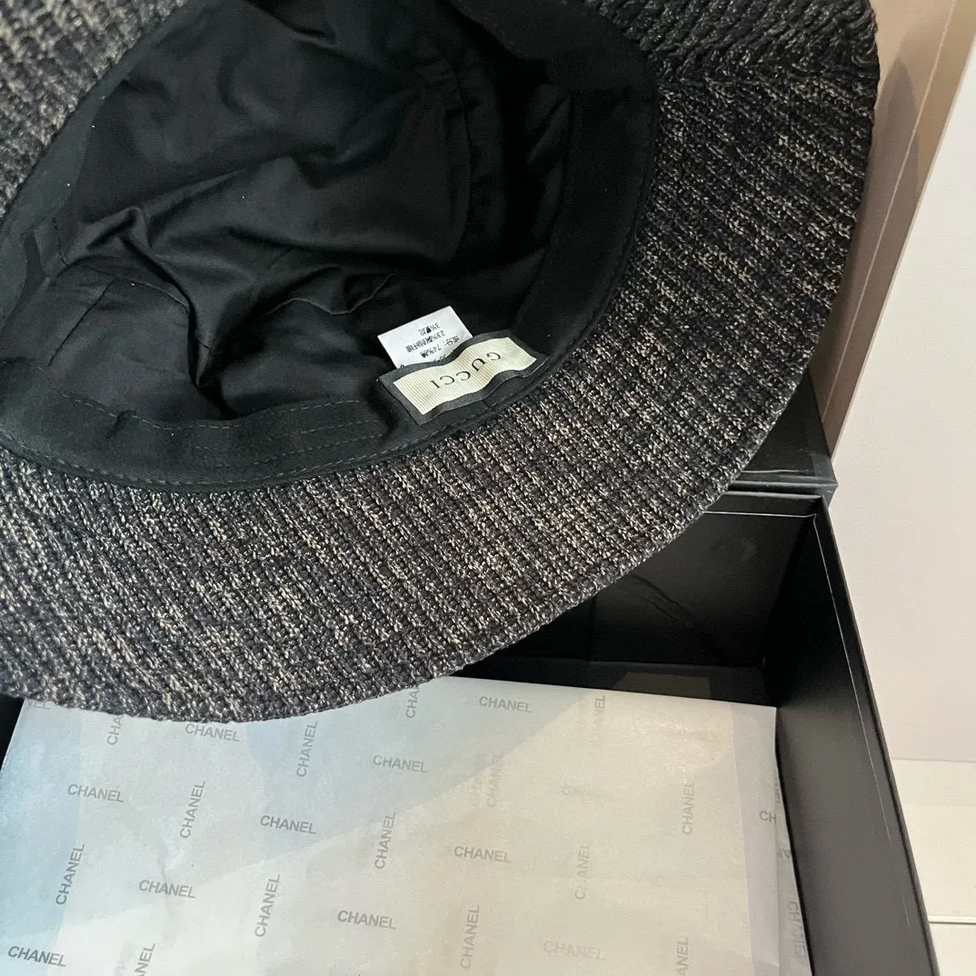 💰120¥ Gucci striped bucket hat, high-end customized fabric. Head circumference 57cm