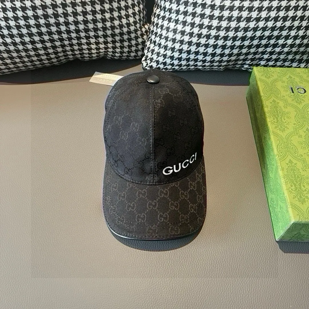 p90 new model shipped!   , Gucci (Gucci) latest original baseball cap, Gucci small embroidery, 1:1 mold opening and customization at the counter, the highest version, original canvas + first-layer cowhide, pure cotton lining, light and breathable! Photographed in real life, suitable for men and women in all seasons, basic head circumference 56cm, adjustable patches.