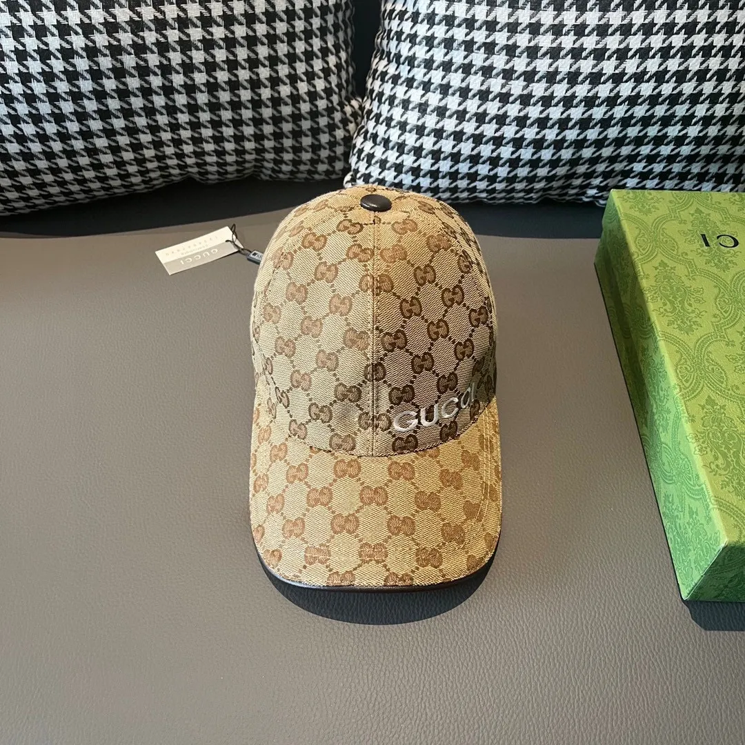 🉐90 new models shipped!   , Gucci (Gucci) latest original baseball cap, Gucci small embroidery, 1:1 mold opening and customization at the counter, the highest version, original canvas + first-layer cowhide, pure cotton lining, light and breathable! Photographed in real life, suitable for men and women in all seasons, basic head circumference 56cm, adjustable patches.