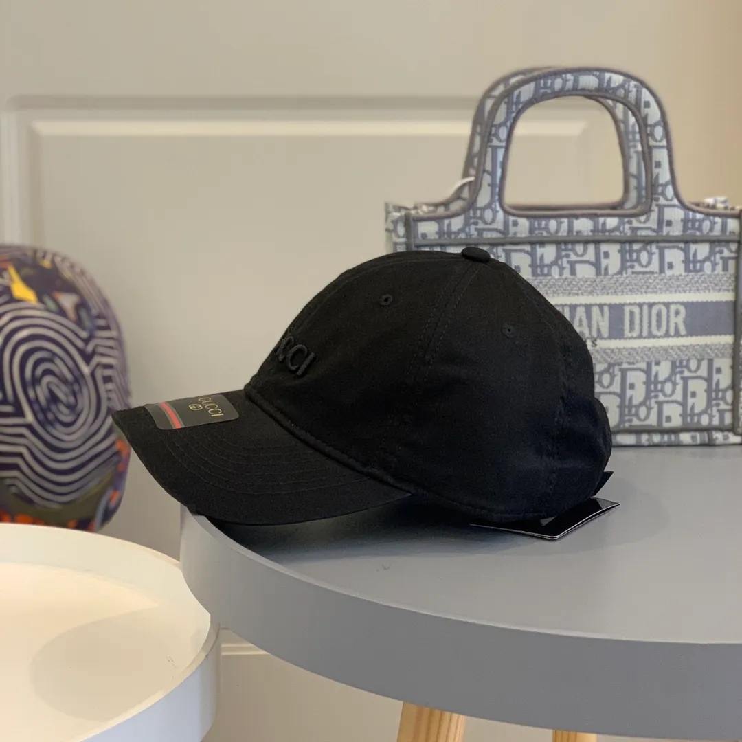 p60 Gucci Baseball Cap♥️GUCCI Baseball Cap🧢Official website new product Gucci Baseball Cap, original quality is very popular 🔥🎩 The craftsmanship is very exquisite, high-end and classy! Low-key luxury, easy to carry! Excellent quality👍Fashionable and versatile