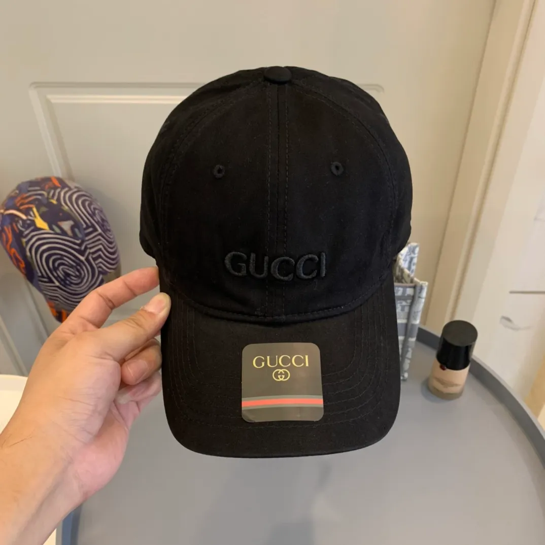 p60 Gucci Baseball Cap♥️GUCCI Baseball Cap🧢Official website new product Gucci Baseball Cap, original quality is very popular 🔥🎩 The craftsmanship is very exquisite, high-end and classy! Low-key luxury, easy to carry! Excellent quality👍Fashionable and versatile