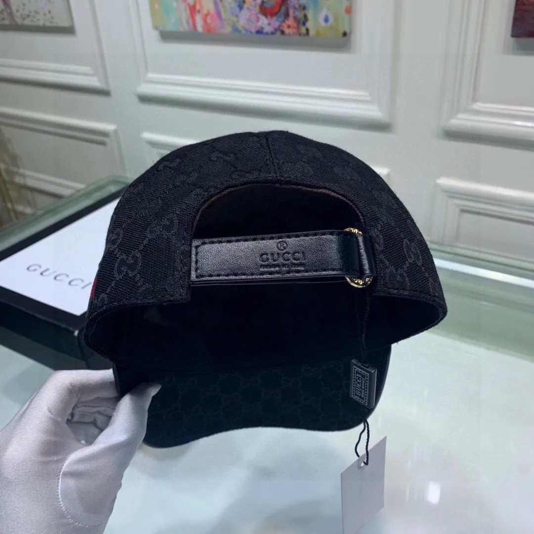 🉐110 new models shipped! ! , NY&Gucci's latest 2020 collaboration, original baseball cap, 1:1 mold customization, details comparable to those at the counter, original canvas fabric + first-layer cowhide, great quality! The first choice for handsome men and beautiful women, fashionable and versatile. The basic head circumference is 56cm, and the patch is adjustable. Four colors in stock