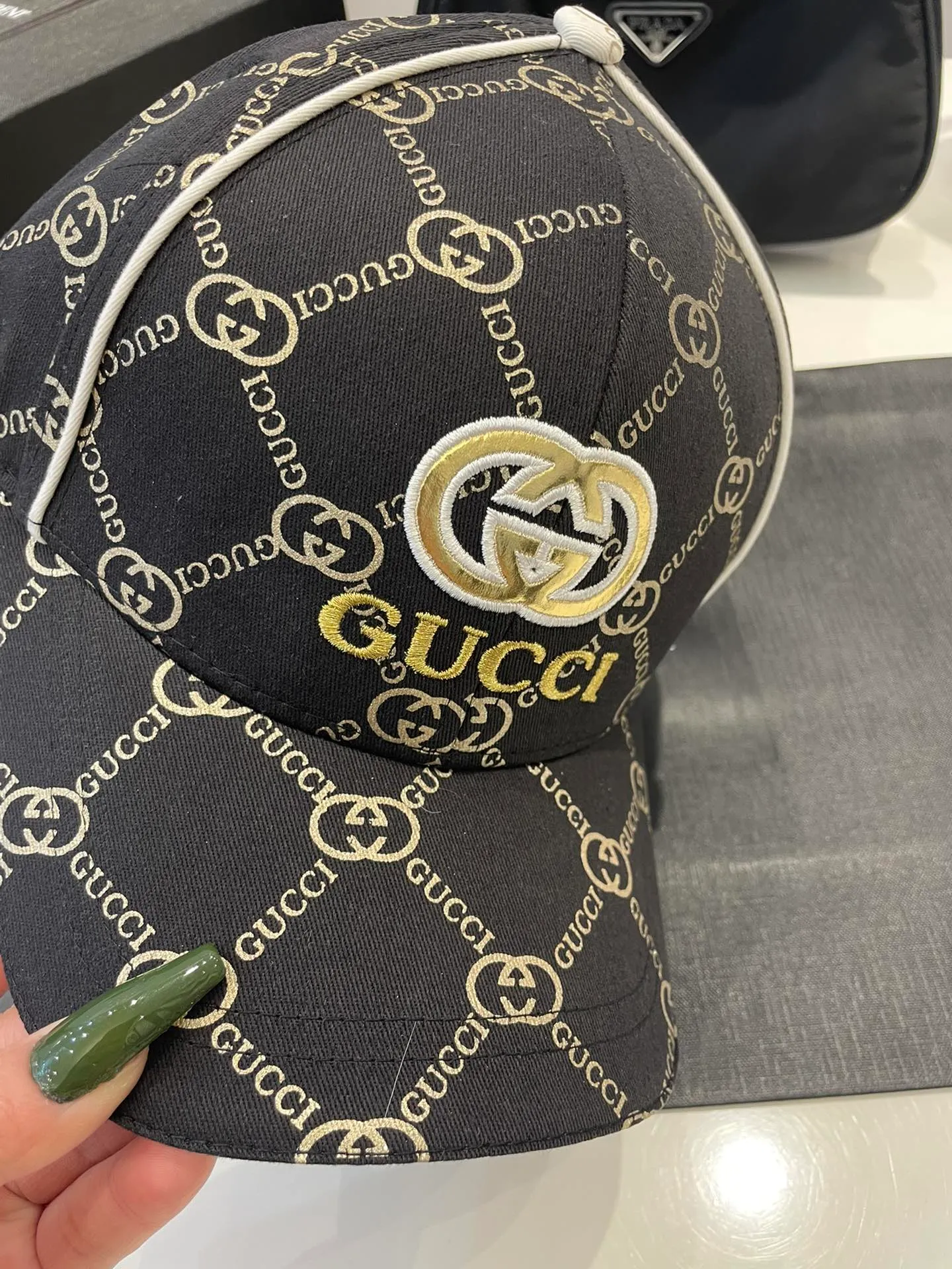P60 [GUCCI] A classic baseball cap, the new model at the counter is simple and trendy! Casual and sports style, classic production, super easy to match!