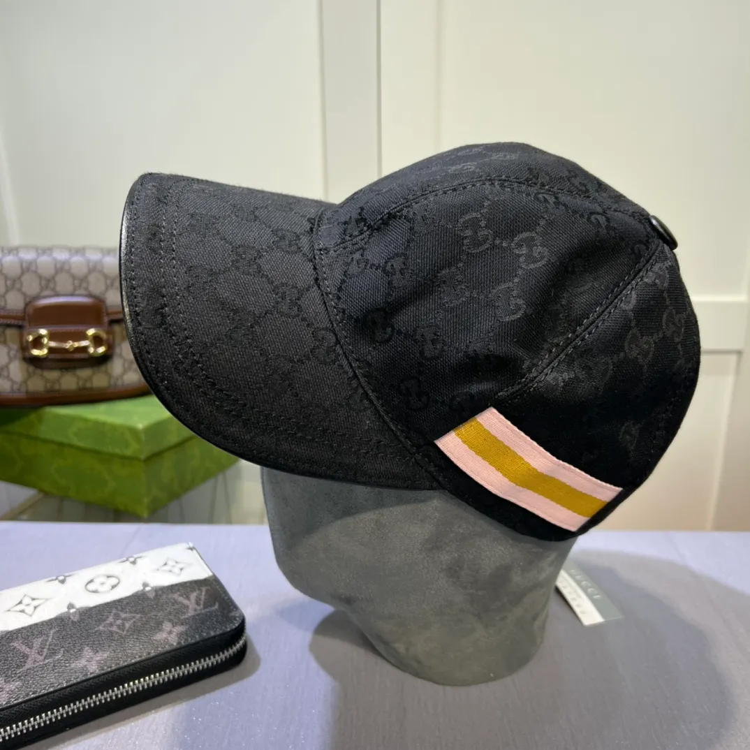 P90💰10,000-year-old classic model shipped! Gucci (Gucci) classic original baseball cap 😍😍Customized at the 1:1 counter mold, the highest version, original canvas + first layer of cowhide, pure cotton lining, light and breathable! Photographed in real life, suitable for men and women in all seasons, basic head circumference 56cm, adjustable patches.