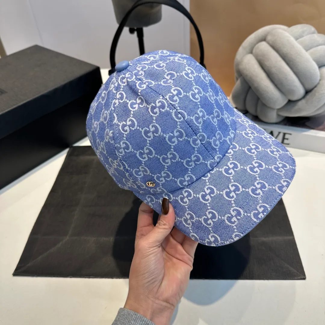 P60 Gucci Baseball Cap♥️GUCCI🧢New product from the official website, baseball cap, original quality, very popular 🔥🎩 The craftsmanship is very exquisite, high-end and classy! Low-key luxury, easy to carry! Running volume!