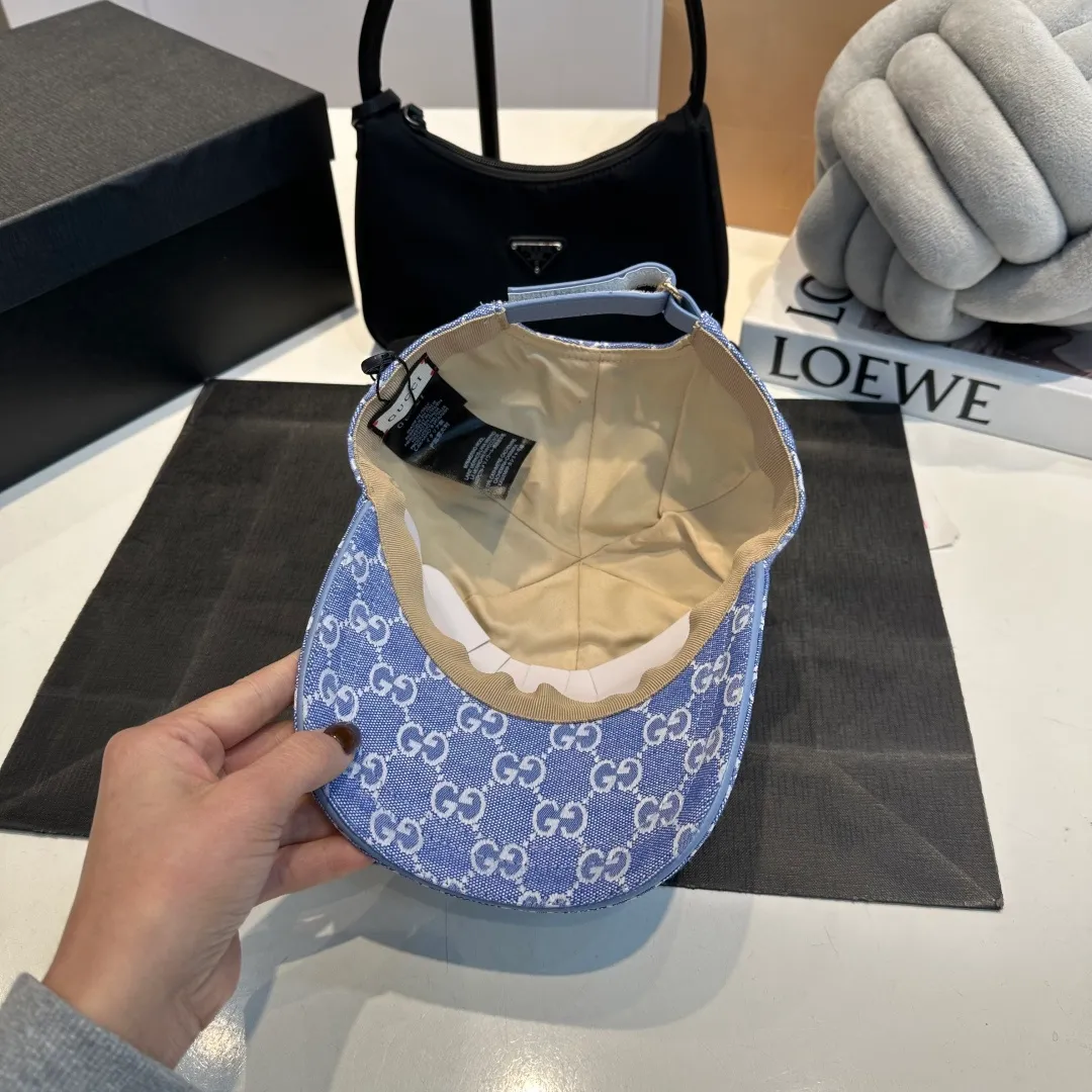 P60 Gucci Baseball Cap♥️GUCCI🧢New product from the official website, baseball cap, original quality, very popular 🔥🎩 The craftsmanship is very exquisite, high-end and classy! Low-key luxury, easy to carry! Running volume!