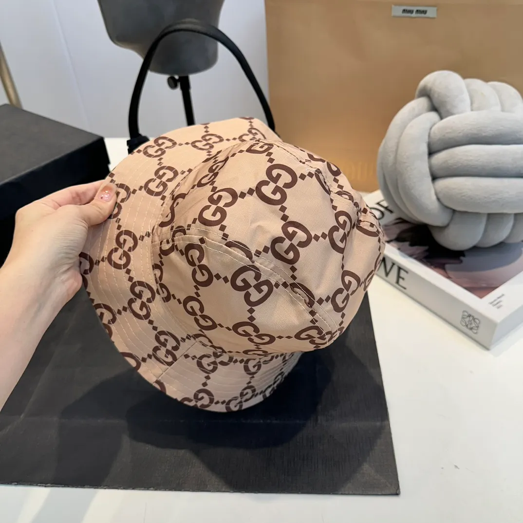 P50 GUCCI bucket hat, a new product from the official website, the original quality of the fisherman hat is very popular 🔥🎩 The craftsmanship is very exquisite, high-end and classy! Low-key luxury, easy to carry! Running volume!