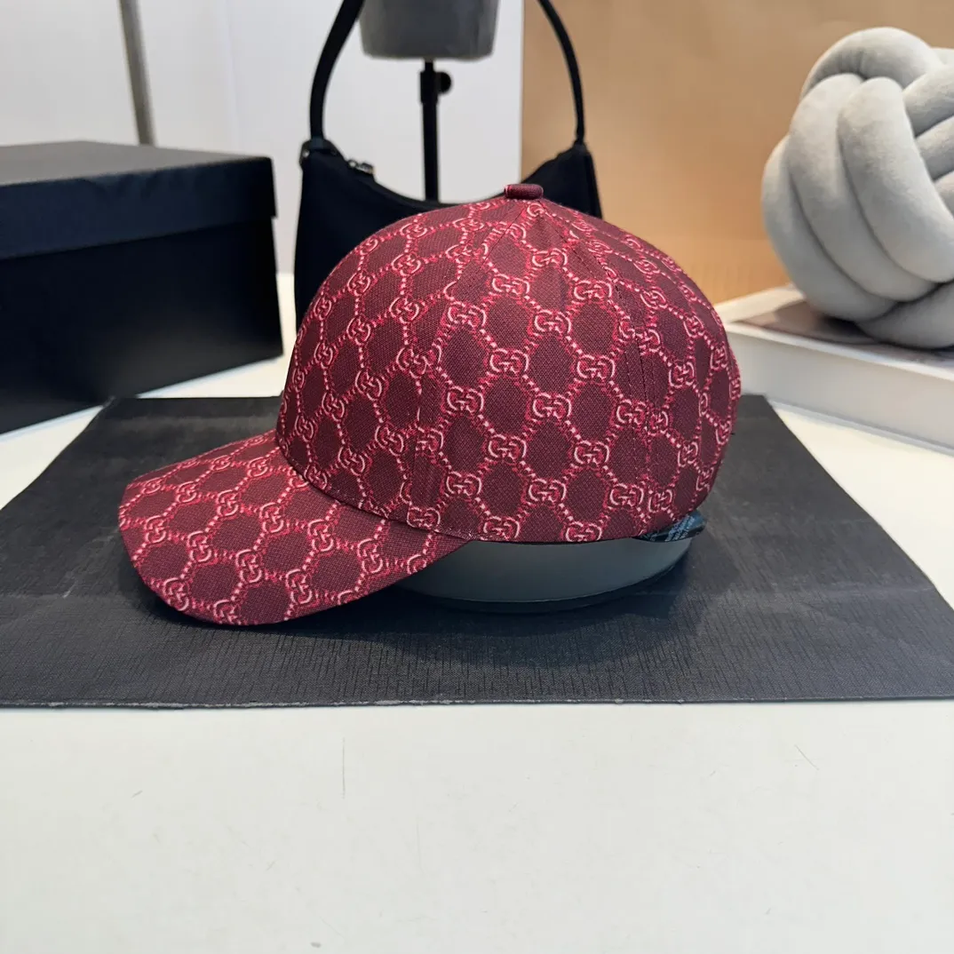 P54 Gucci (Gucci) classic original baseball cap, the highest version, light and breathable! Photographed in real life, suitable for men and women in all seasons, basic head circumference 58cm, adjustable patches. hat