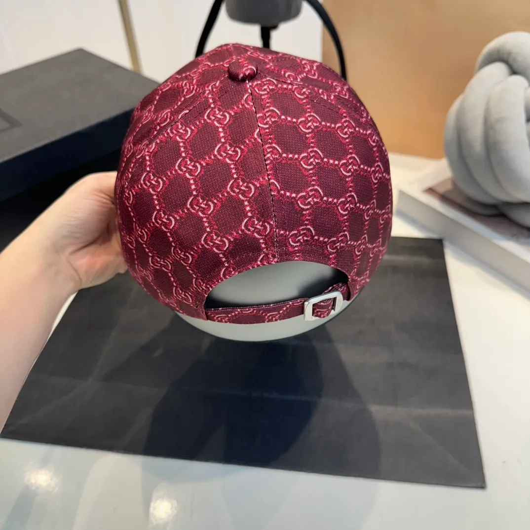P54 Gucci (Gucci) classic original baseball cap, the highest version, light and breathable! Photographed in real life, suitable for men and women in all seasons, basic head circumference 58cm, adjustable patches. hat