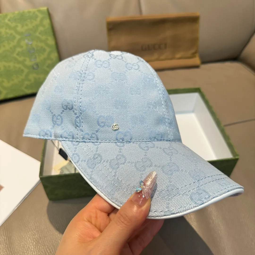 P90., Gucci (Gucci) new original baseball cap, metal small double G, the latest model at the counter, 1:1 mold customization, genuine mold hardware, original canvas fabric + first-layer cowhide, original quality! The quality is great, the basic head circumference is 56cm, and the patch is adjustable.