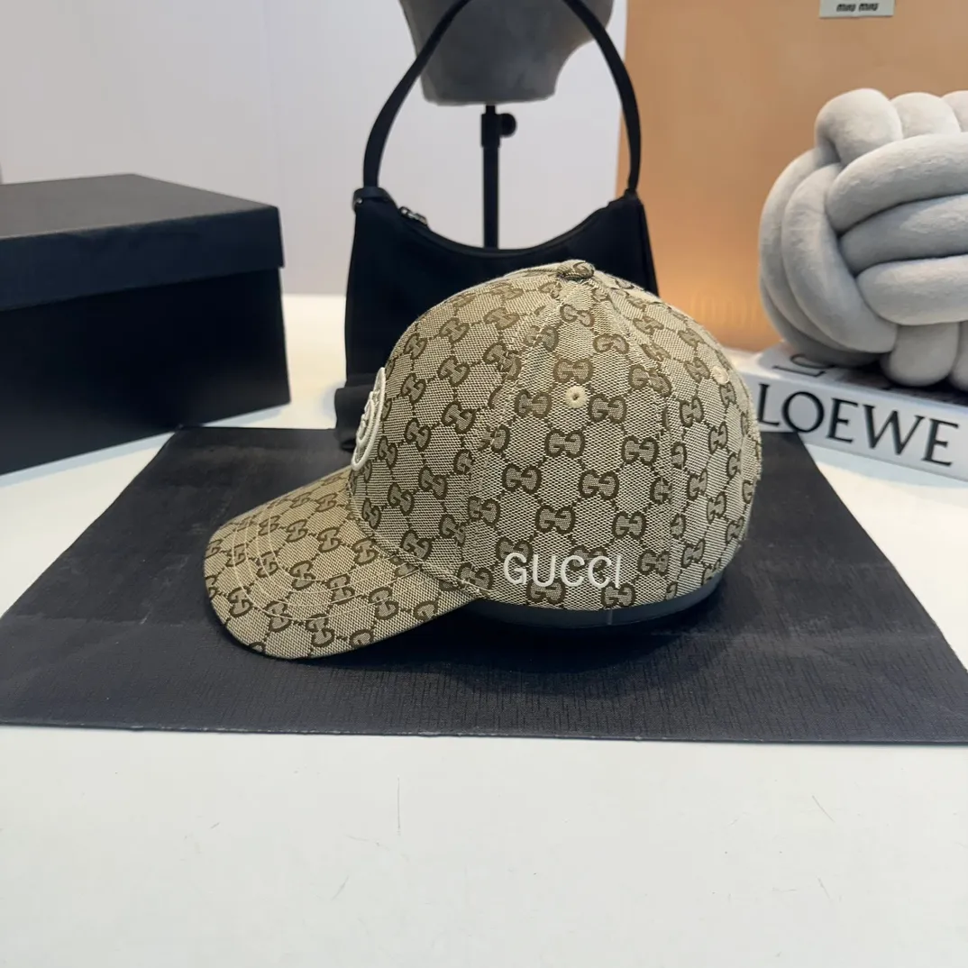P60 GUCCI Gucci's new counter model baseball cap, new model shipped, big brand style is super easy to match, hurry up and get it!