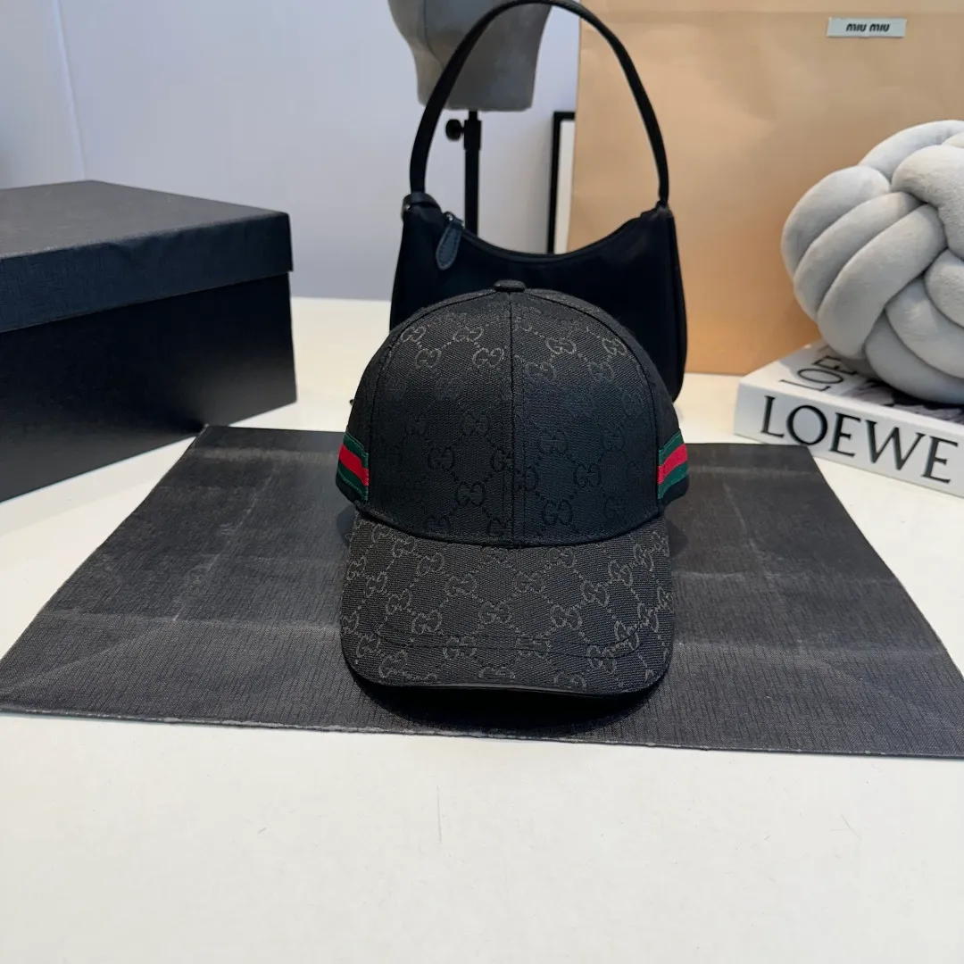 P600000 classic model! Gucci (Gucci) classic original baseball cap😍Light and breathable! Photographed in real life, suitable for men and women in all seasons, basic head circumference 56cm, adjustable patches.